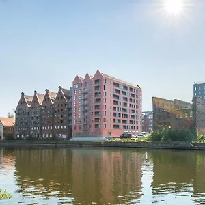 Waterlane Island Pool & Gym Gdańsk